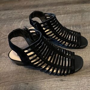 Bella Vita Pacey Black Suede Strappy Sandals - size 6N